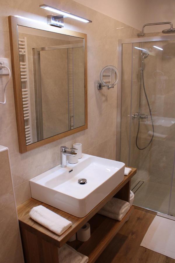 G House Hotel Dutovlje Luaran gambar